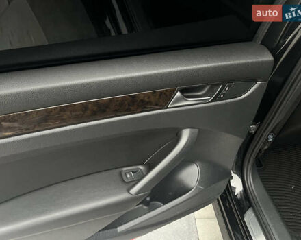 Черный Фольксваген Пассат, объемом двигателя 1.8 л и пробегом 252 тыс. км за 10600 $, фото 13 на Automoto.ua