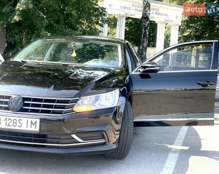 Черный Фольксваген Пассат, объемом двигателя 1.8 л и пробегом 241 тыс. км за 10500 $, фото 2 на Automoto.ua