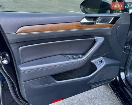 Чорний Фольксваген Пассат, об'ємом двигуна 1.8 л та пробігом 141 тис. км за 15999 $, фото 10 на Automoto.ua