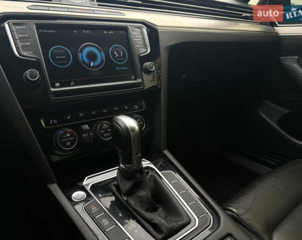 Черный Фольксваген Пассат, объемом двигателя 1.97 л и пробегом 231 тыс. км за 16450 $, фото 13 на Automoto.ua