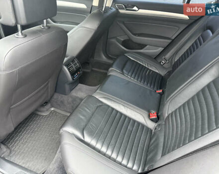 Черный Фольксваген Пассат, объемом двигателя 1.97 л и пробегом 237 тыс. км за 16700 $, фото 10 на Automoto.ua