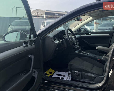 Черный Фольксваген Пассат, объемом двигателя 1.97 л и пробегом 230 тыс. км за 16800 $, фото 21 на Automoto.ua