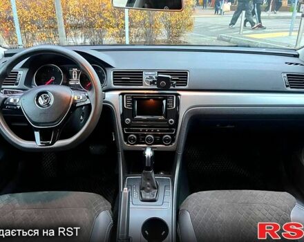 Черный Фольксваген Пассат, объемом двигателя 1.8 л и пробегом 227 тыс. км за 11500 $, фото 5 на Automoto.ua