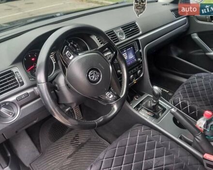 Черный Фольксваген Пассат, объемом двигателя 1.8 л и пробегом 150 тыс. км за 13500 $, фото 5 на Automoto.ua