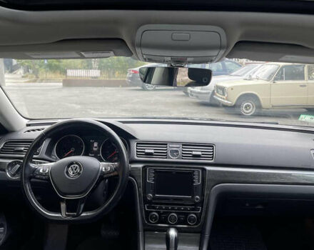 Черный Фольксваген Пассат, объемом двигателя 1.8 л и пробегом 195 тыс. км за 12800 $, фото 5 на Automoto.ua