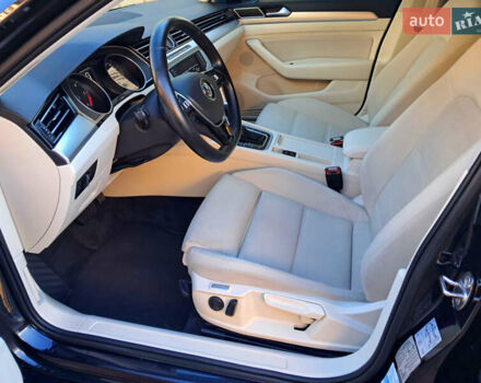 Чорний Фольксваген Пассат, об'ємом двигуна 2 л та пробігом 215 тис. км за 17300 $, фото 32 на Automoto.ua