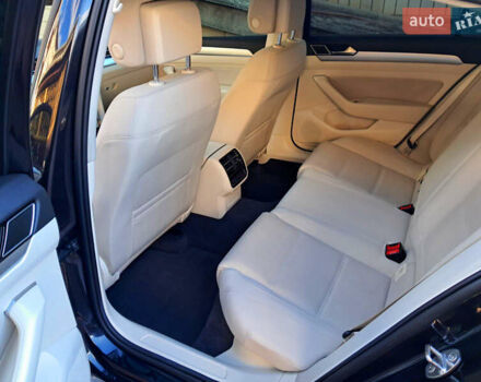 Чорний Фольксваген Пассат, об'ємом двигуна 2 л та пробігом 215 тис. км за 17300 $, фото 40 на Automoto.ua