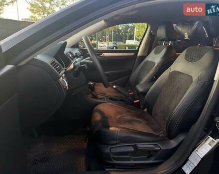 Черный Фольксваген Пассат, объемом двигателя 1.8 л и пробегом 225 тыс. км за 11990 $, фото 9 на Automoto.ua