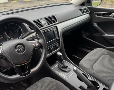 Черный Фольксваген Пассат, объемом двигателя 1.8 л и пробегом 198 тыс. км за 12900 $, фото 12 на Automoto.ua