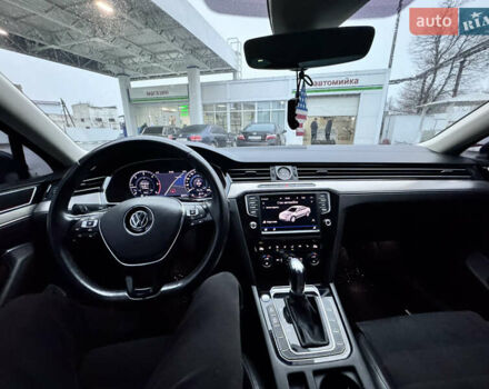 Черный Фольксваген Пассат, объемом двигателя 1.97 л и пробегом 287 тыс. км за 19500 $, фото 10 на Automoto.ua