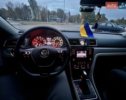 Фольксваген Пассат 2016 в Запорожье на Automoto.ua Черный Фольксваген Пассат, объемом двигателя 1.8 л и пробегом 175 тыс. км за 12200 $, фото 1 на Automoto.ua