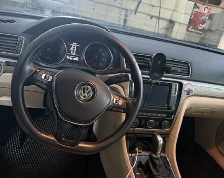 Черный Фольксваген Пассат, объемом двигателя 1.8 л и пробегом 155 тыс. км за 9800 $, фото 4 на Automoto.ua