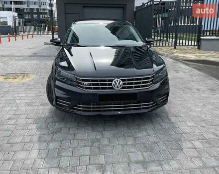 Черный Фольксваген Пассат, объемом двигателя 1.8 л и пробегом 142 тыс. км за 14600 $, фото 2 на Automoto.ua