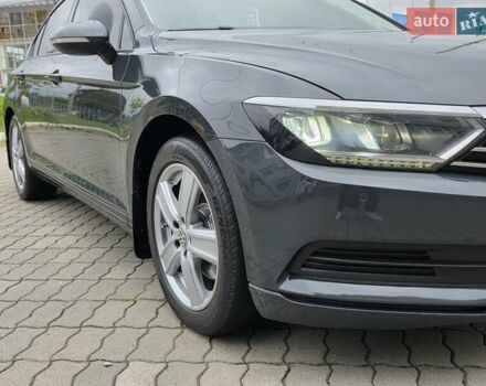 Чорний Фольксваген Пассат, об'ємом двигуна 1.6 л та пробігом 237 тис. км за 12777 $, фото 29 на Automoto.ua