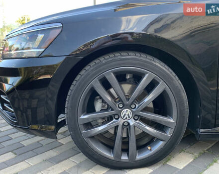Черный Фольксваген Пассат, объемом двигателя 1.8 л и пробегом 210 тыс. км за 11800 $, фото 5 на Automoto.ua