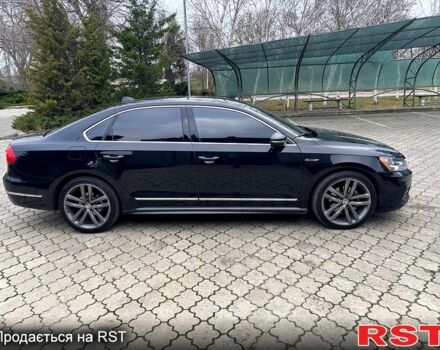 Черный Фольксваген Пассат, объемом двигателя 1.8 л и пробегом 225 тыс. км за 12000 $, фото 4 на Automoto.ua