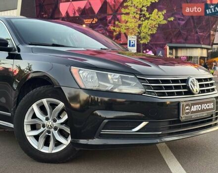 Черный Фольксваген Пассат, объемом двигателя 1.8 л и пробегом 225 тыс. км за 11990 $, фото 3 на Automoto.ua