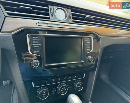 Фольксваген Пассат 2016 в Львове на Automoto.ua Черный Фольксваген Пассат, объемом двигателя 1.97 л и пробегом 290 тыс. км за 16100 $, фото 23 на Automoto.ua