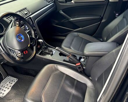 Черный Фольксваген Пассат, объемом двигателя 1.8 л и пробегом 225 тыс. км за 12000 $, фото 10 на Automoto.ua