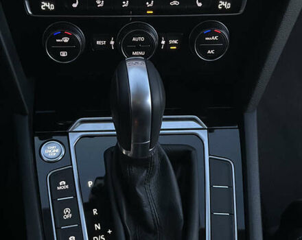 Черный Фольксваген Пассат, объемом двигателя 1.97 л и пробегом 240 тыс. км за 18800 $, фото 17 на Automoto.ua