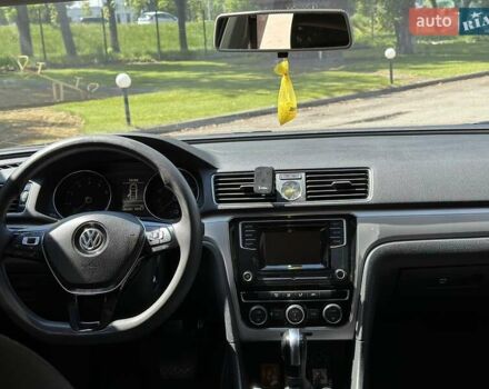 Черный Фольксваген Пассат, объемом двигателя 1.8 л и пробегом 206 тыс. км за 9999 $, фото 9 на Automoto.ua