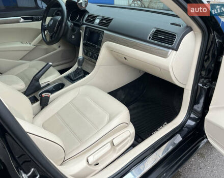 Чорний Фольксваген Пассат, об'ємом двигуна 1.8 л та пробігом 105 тис. км за 12500 $, фото 12 на Automoto.ua