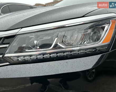 Черный Фольксваген Пассат, объемом двигателя 1.8 л и пробегом 179 тыс. км за 12700 $, фото 16 на Automoto.ua