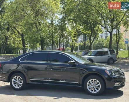 Черный Фольксваген Пассат, объемом двигателя 1.8 л и пробегом 206 тыс. км за 9999 $, фото 2 на Automoto.ua