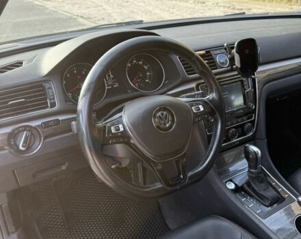 Черный Фольксваген Пассат, объемом двигателя 1.8 л и пробегом 173 тыс. км за 15300 $, фото 5 на Automoto.ua