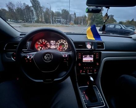Черный Фольксваген Пассат, объемом двигателя 1.8 л и пробегом 175 тыс. км за 12200 $, фото 2 на Automoto.ua