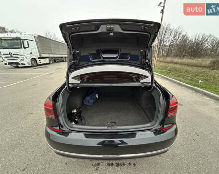 Черный Фольксваген Пассат, объемом двигателя 1.8 л и пробегом 179 тыс. км за 12700 $, фото 13 на Automoto.ua