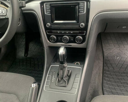 Черный Фольксваген Пассат, объемом двигателя 1.8 л и пробегом 195 тыс. км за 11000 $, фото 10 на Automoto.ua