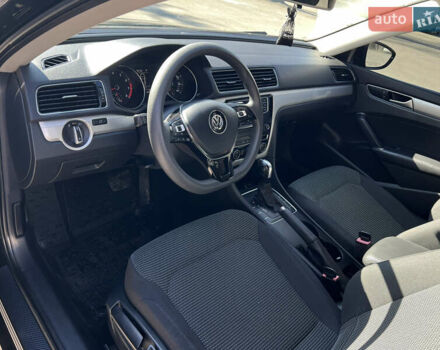 Черный Фольксваген Пассат, объемом двигателя 1.8 л и пробегом 125 тыс. км за 13200 $, фото 14 на Automoto.ua