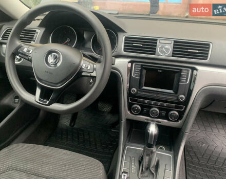 Черный Фольксваген Пассат, объемом двигателя 1.8 л и пробегом 195 тыс. км за 11000 $, фото 9 на Automoto.ua