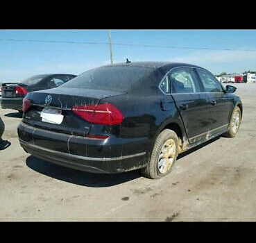 Черный Фольксваген Пассат, объемом двигателя 1.8 л и пробегом 103 тыс. км за 11000 $, фото 12 на Automoto.ua