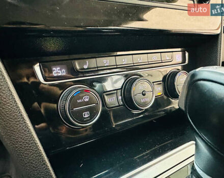 Черный Фольксваген Пассат, объемом двигателя 2 л и пробегом 251 тыс. км за 16100 $, фото 19 на Automoto.ua