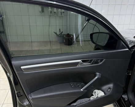 Черный Фольксваген Пассат, объемом двигателя 1.8 л и пробегом 149 тыс. км за 14500 $, фото 21 на Automoto.ua