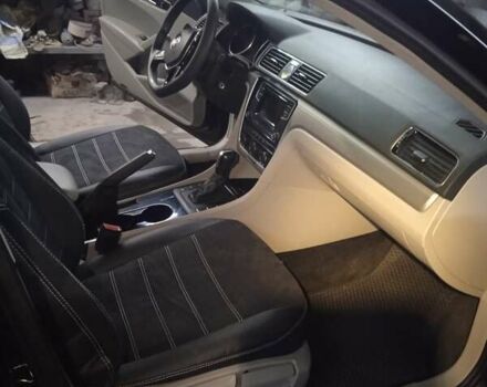 Черный Фольксваген Пассат, объемом двигателя 1.8 л и пробегом 175 тыс. км за 12500 $, фото 6 на Automoto.ua