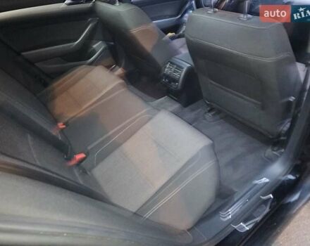 Черный Фольксваген Пассат, объемом двигателя 1.8 л и пробегом 175 тыс. км за 15800 $, фото 12 на Automoto.ua