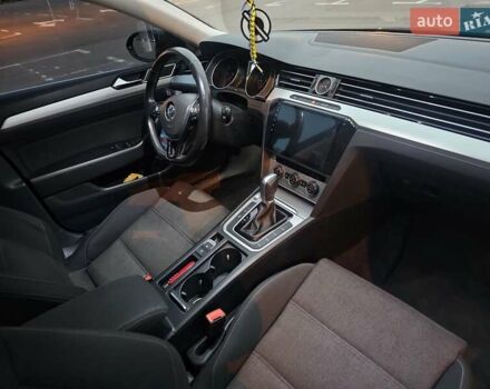 Черный Фольксваген Пассат, объемом двигателя 1.8 л и пробегом 175 тыс. км за 15800 $, фото 9 на Automoto.ua