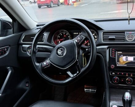 Черный Фольксваген Пассат, объемом двигателя 1.8 л и пробегом 145 тыс. км за 14800 $, фото 9 на Automoto.ua