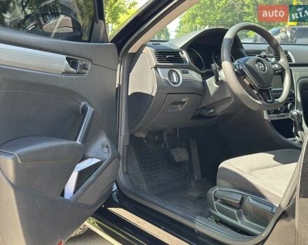 Черный Фольксваген Пассат, объемом двигателя 1.8 л и пробегом 206 тыс. км за 9999 $, фото 11 на Automoto.ua