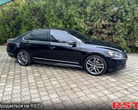 Черный Фольксваген Пассат, объемом двигателя 1.8 л и пробегом 225 тыс. км за 12000 $, фото 2 на Automoto.ua