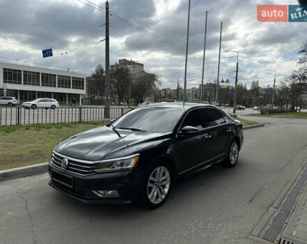 Черный Фольксваген Пассат, объемом двигателя 1.8 л и пробегом 166 тыс. км за 14000 $, фото 1 на Automoto.ua