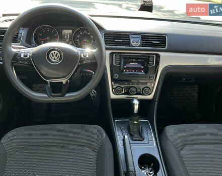 Черный Фольксваген Пассат, объемом двигателя 1.8 л и пробегом 125 тыс. км за 13200 $, фото 12 на Automoto.ua