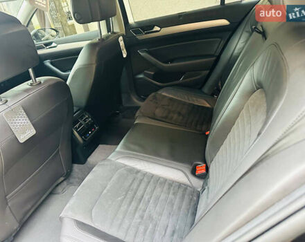 Черный Фольксваген Пассат, объемом двигателя 2 л и пробегом 251 тыс. км за 16100 $, фото 23 на Automoto.ua