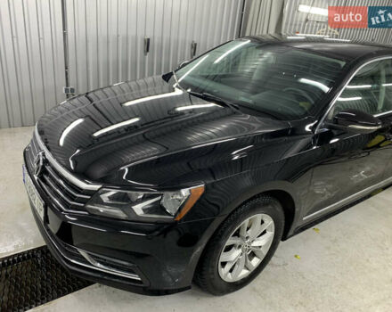 Черный Фольксваген Пассат, объемом двигателя 1.8 л и пробегом 195 тыс. км за 11000 $, фото 7 на Automoto.ua