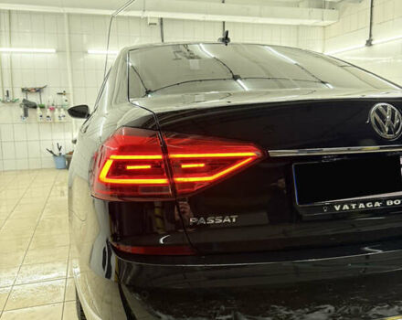 Черный Фольксваген Пассат, объемом двигателя 1.8 л и пробегом 149 тыс. км за 14500 $, фото 10 на Automoto.ua