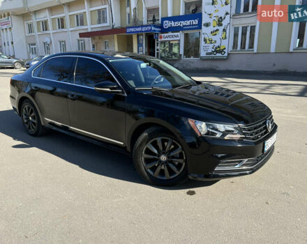 Черный Фольксваген Пассат, объемом двигателя 1.8 л и пробегом 125 тыс. км за 13200 $, фото 4 на Automoto.ua