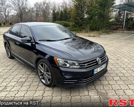 Черный Фольксваген Пассат, объемом двигателя 1.8 л и пробегом 225 тыс. км за 12000 $, фото 5 на Automoto.ua